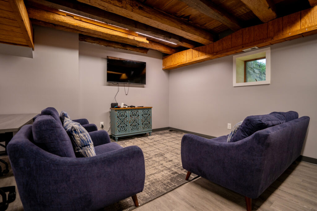 STR Behavioral Health Cedar Creek - lounge area