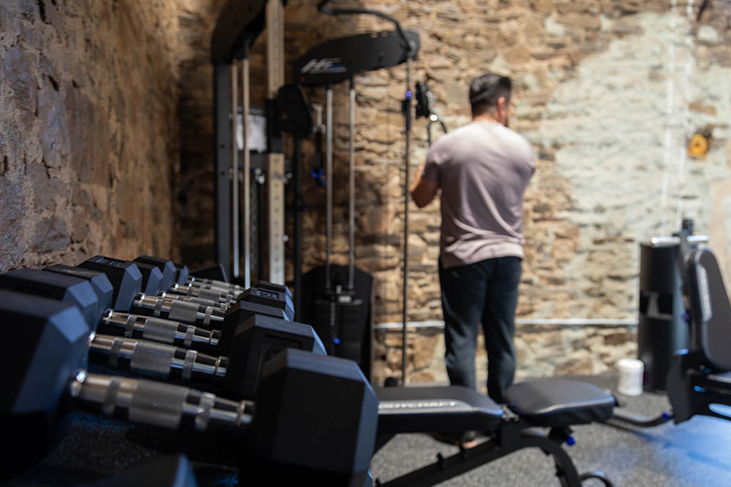 STR Behavioral Health Cedar Creek - weights at gym