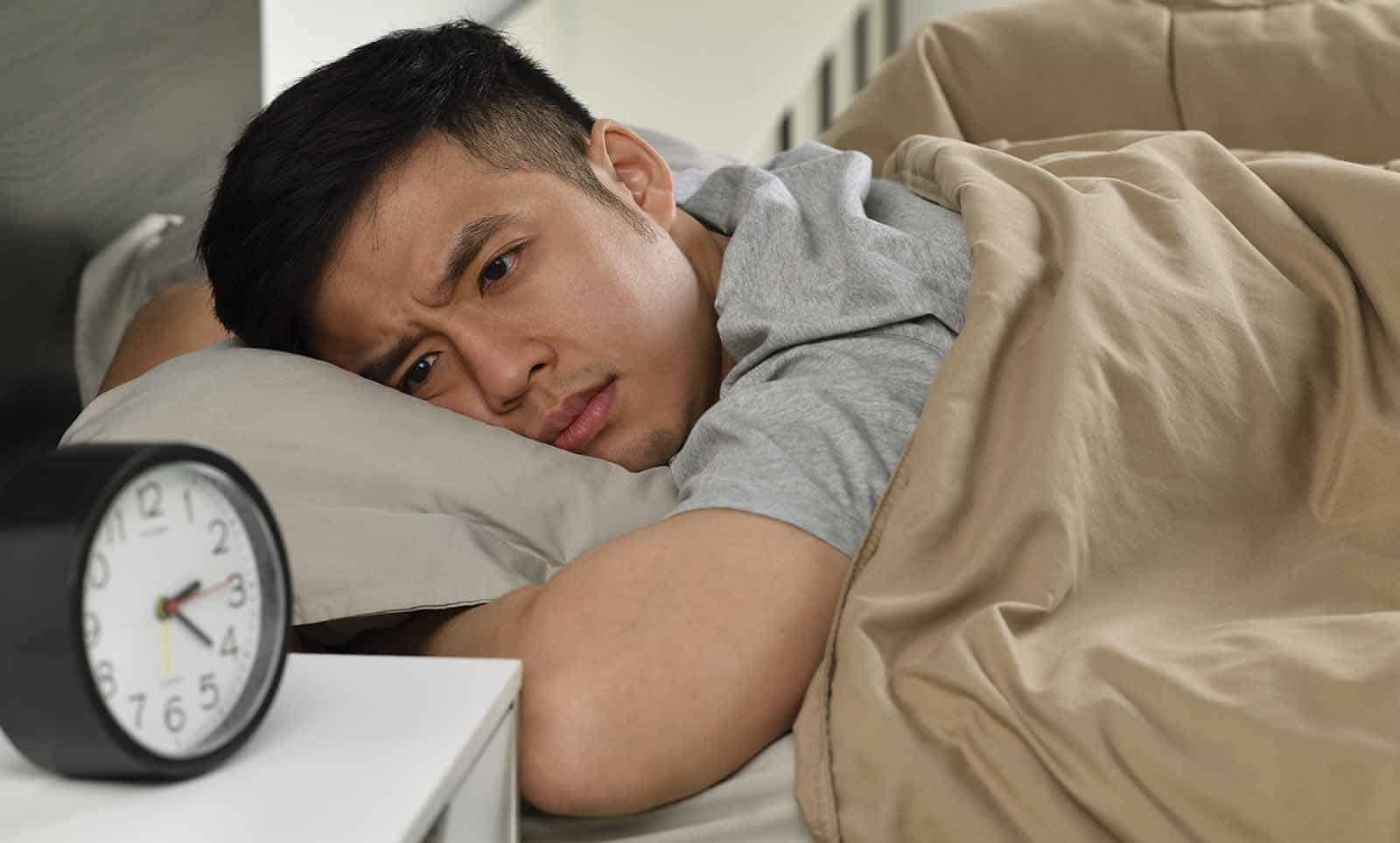 man-suffering-with-insomnia-from-coke-use