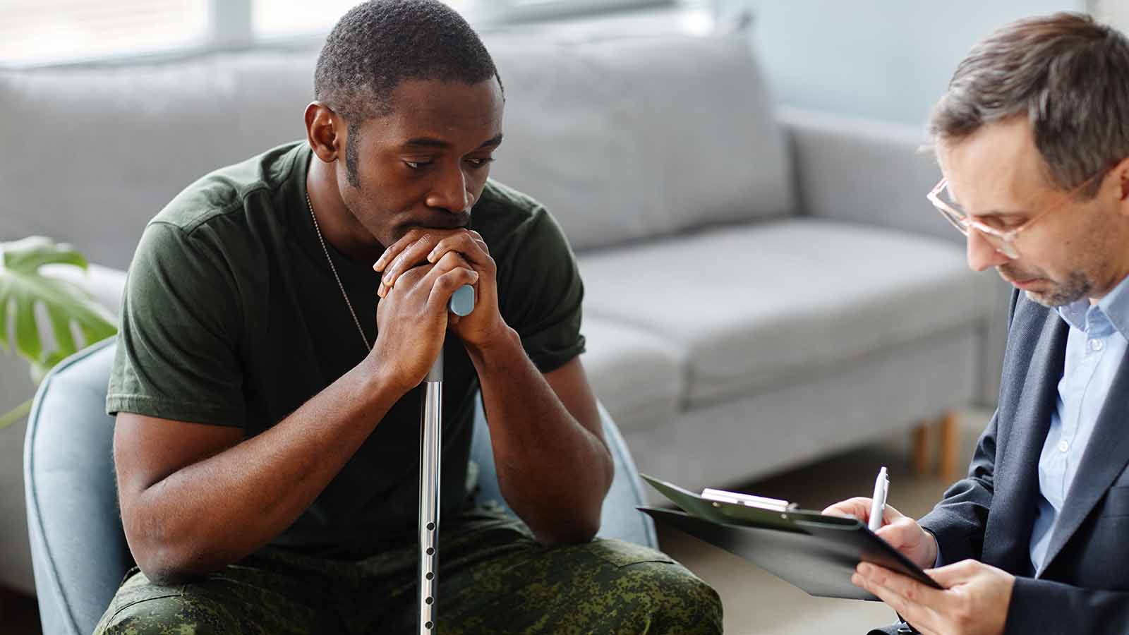 veteran-attending-therapy