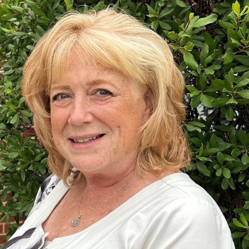 Headshot of Debra Farrell, MS Therapist at STR Harrisburg