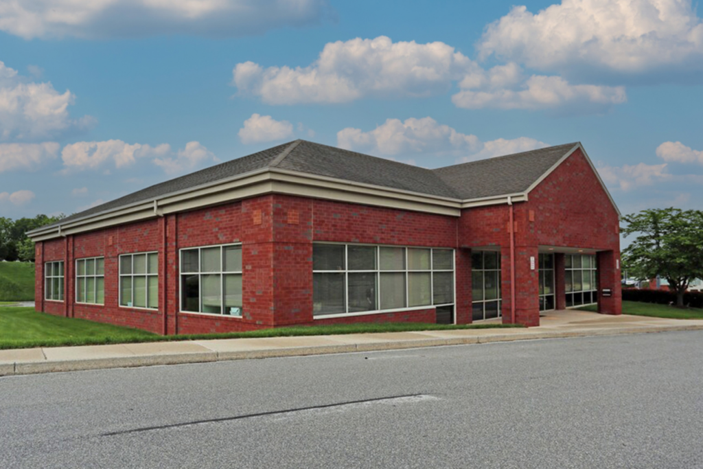Exterior side image of STR outpatient center located in Exton, PA